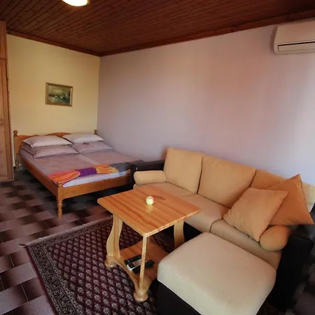 ゲストハウス Izgrev Sarafovo ブルガス