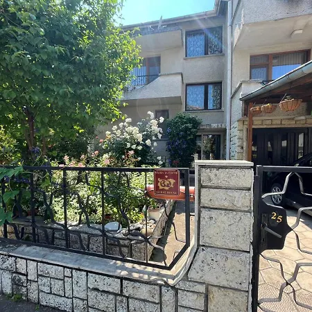 Izgrev Sarafovo بيت ضيافة