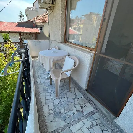 بيت ضيافة Izgrev Sarafovo *