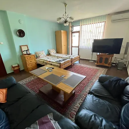 招待所 Izgrev Sarafovo 布尔加斯