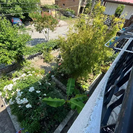 Izgrev Sarafovo بيت ضيافة