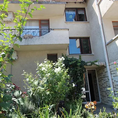 بيت ضيافة Izgrev Sarafovo