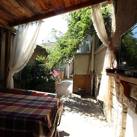 Izgrev Sarafovo بيت ضيافة *