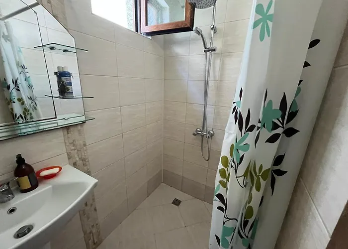 Izgrev Sarafovo Konukevi