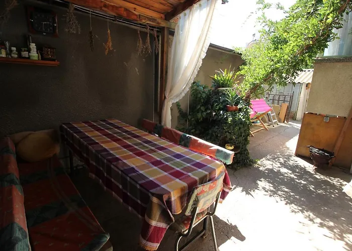 Izgrev Sarafovo Konukevi